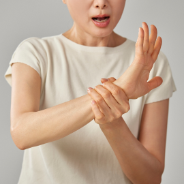 손목 통증 주요증상 - 손목 / 손에 느껴지는 힘 빠짐